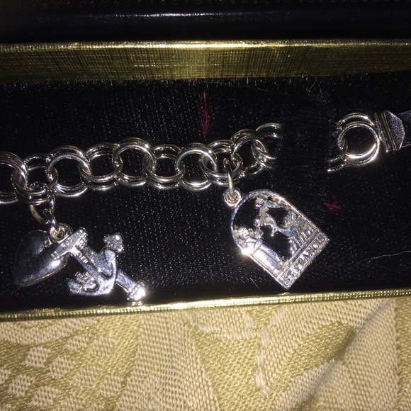 Vintage ROC Sterling Silver charm bracelet w/5 charms, centre charm aquamarine. - Picture 3 of 5